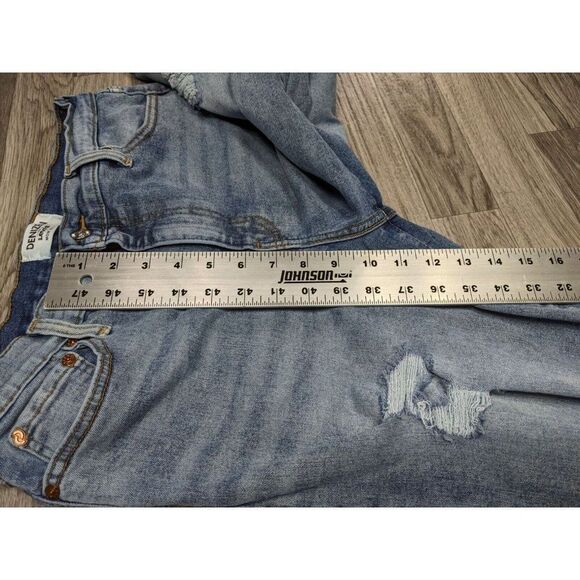 Denizen From Levis Womens Size 9 Distressed Embroidered Tapered Denim Mom Jeans - Picture 10 of 11
